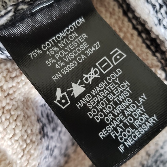 Mindfully Made Sweater Size Medium NEW! - Picture 13 of 14